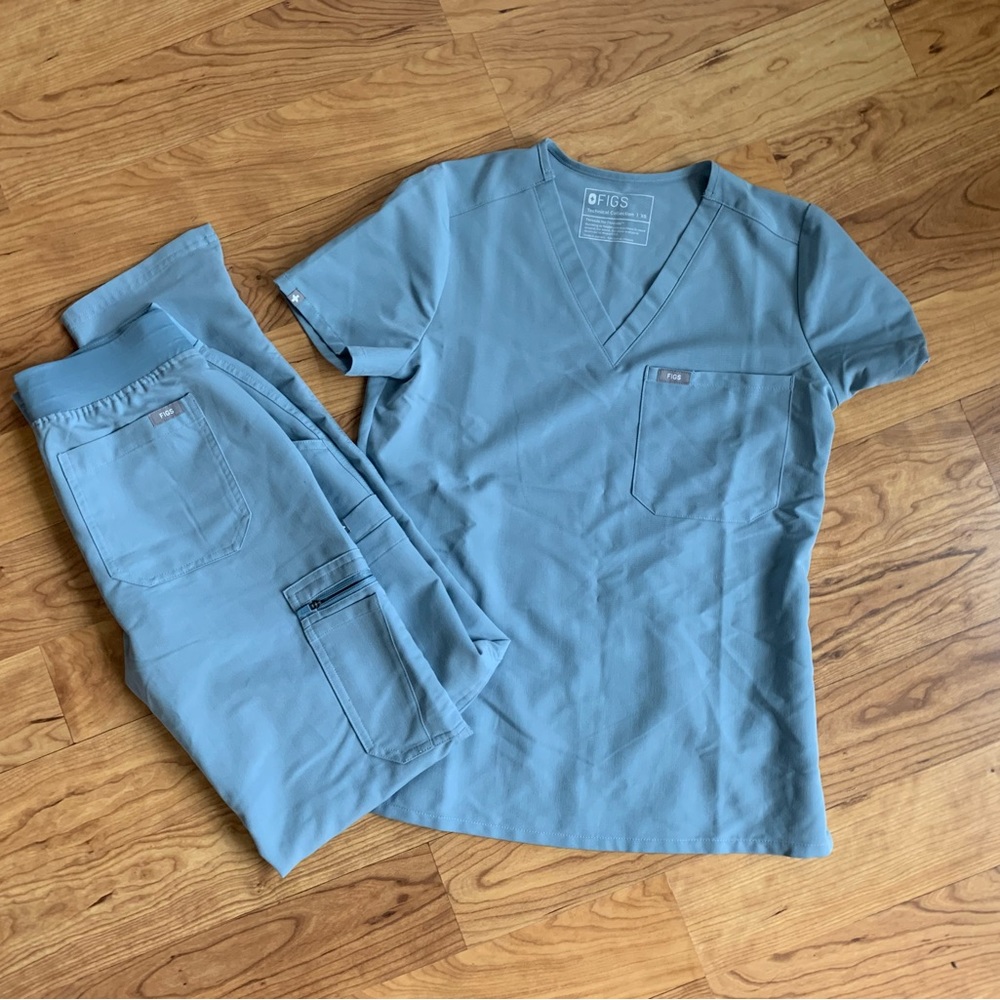 Figs Dusty Blue Yola 2.0 Scrubs - XS Tall